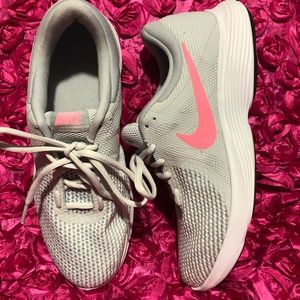 Nike Revolution 4 Women's